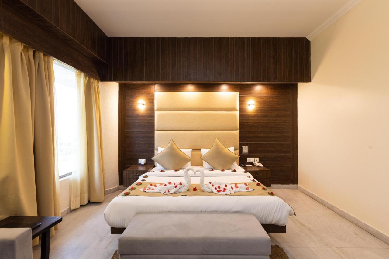 The Solitaire Dehradun Exterior photo