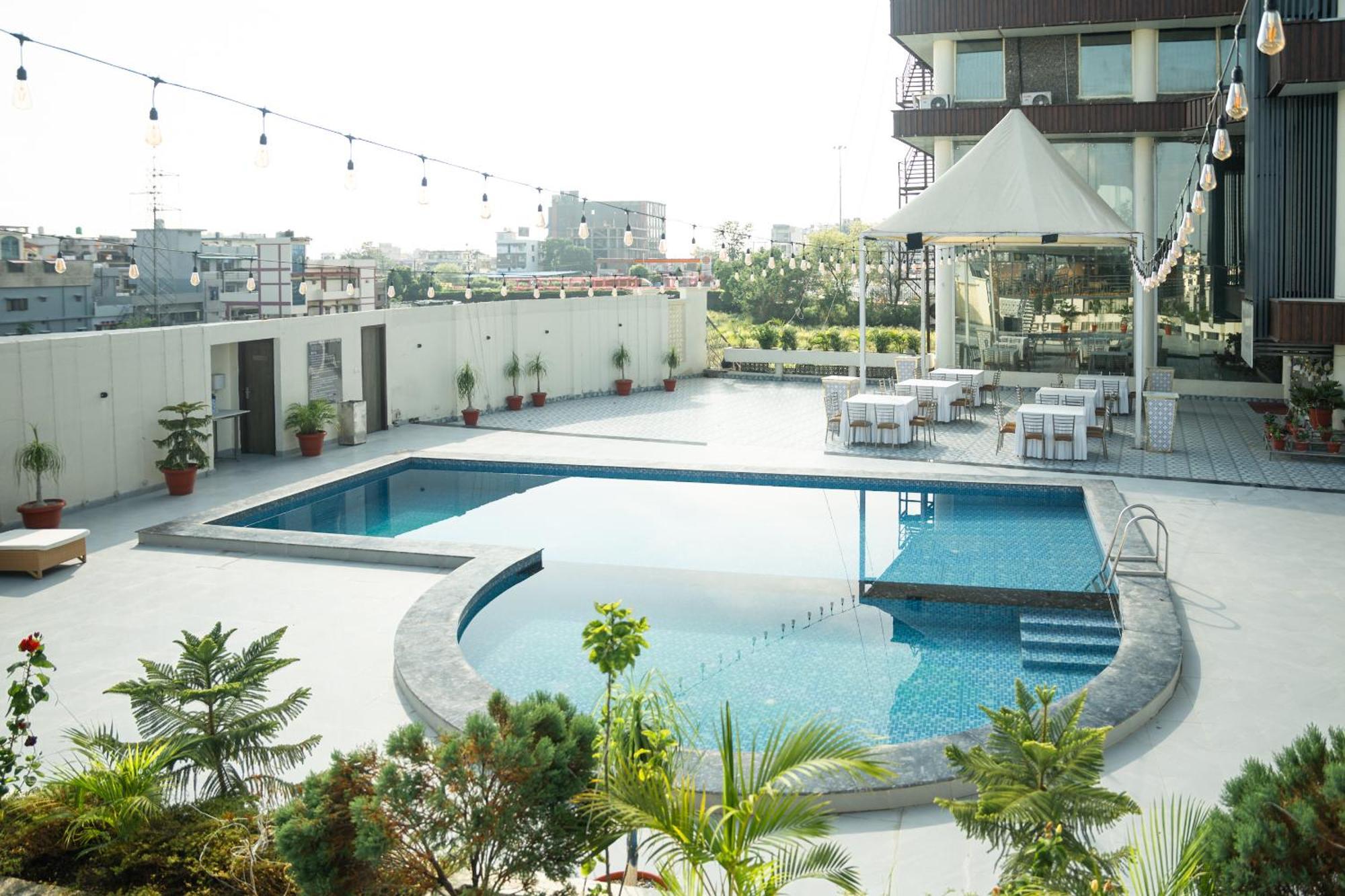 The Solitaire Dehradun Exterior photo
