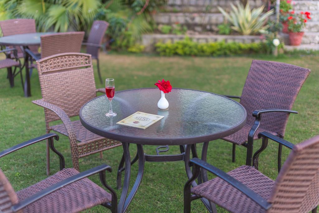 The Solitaire Dehradun Exterior photo