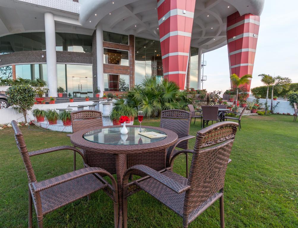 The Solitaire Dehradun Exterior photo