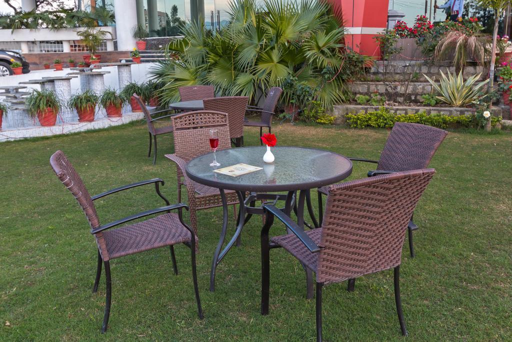 The Solitaire Dehradun Exterior photo